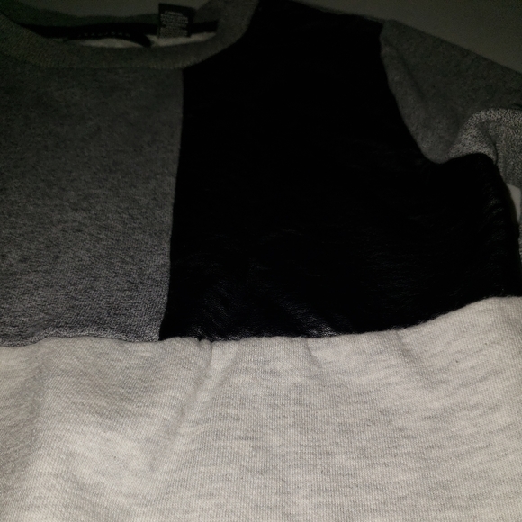 Grey patchwork sweater - Picture 2 of 4